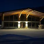 In Near Slopes Semesterbostad